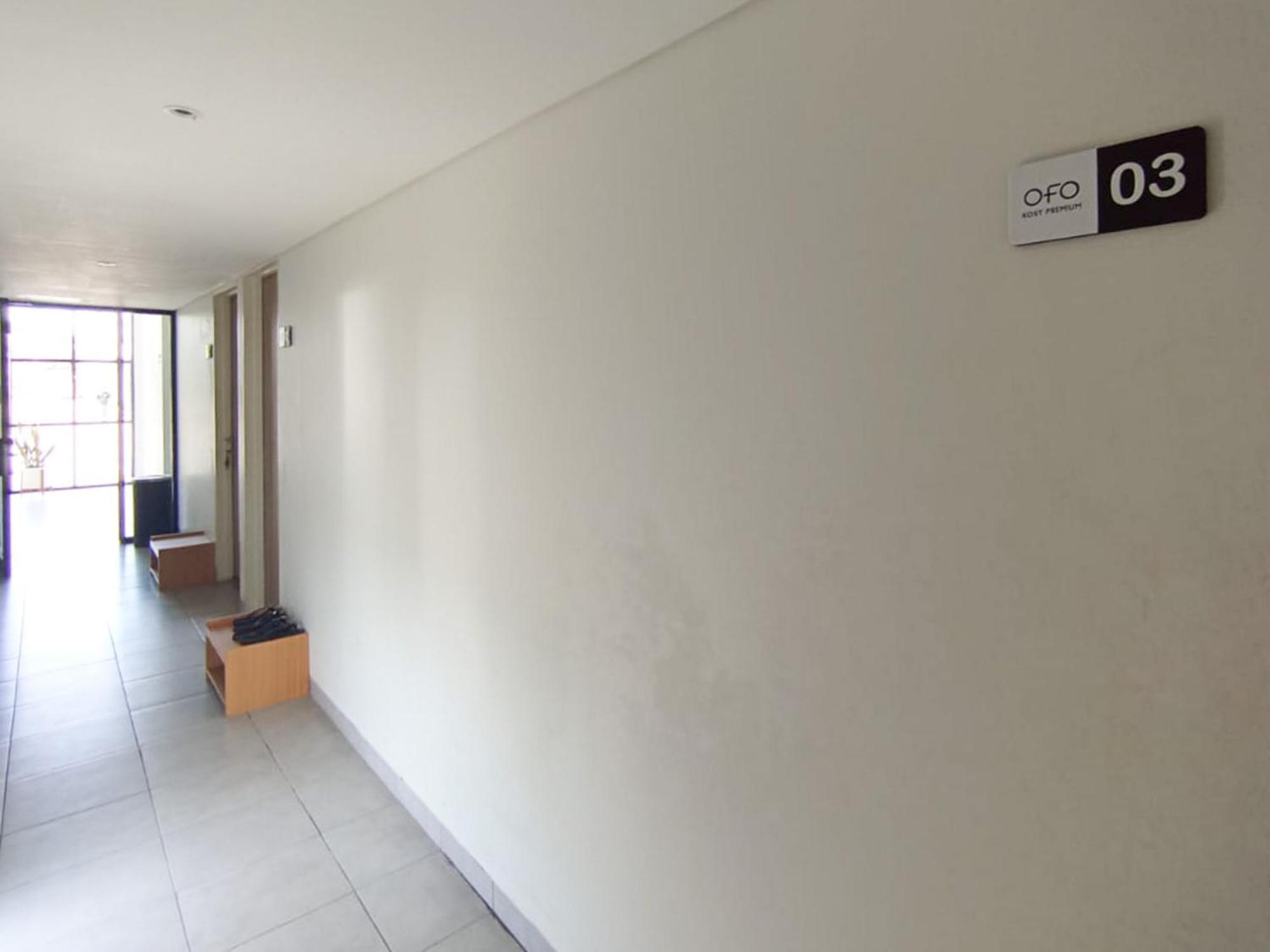 Hotel Ofo Kost Premium Kampung Inggris Pare Syariah Mitra Reddoorz Exteriér fotografie