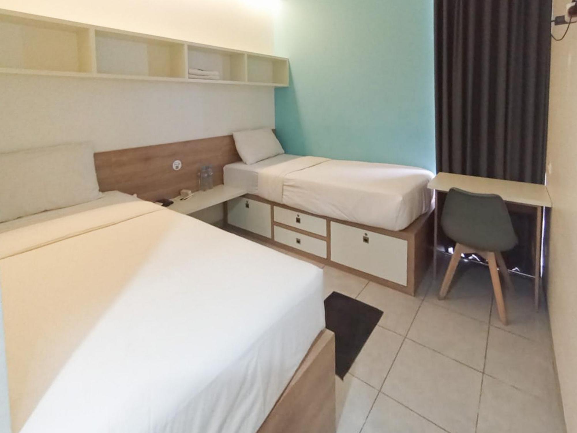 Hotel Ofo Kost Premium Kampung Inggris Pare Syariah Mitra Reddoorz Exteriér fotografie
